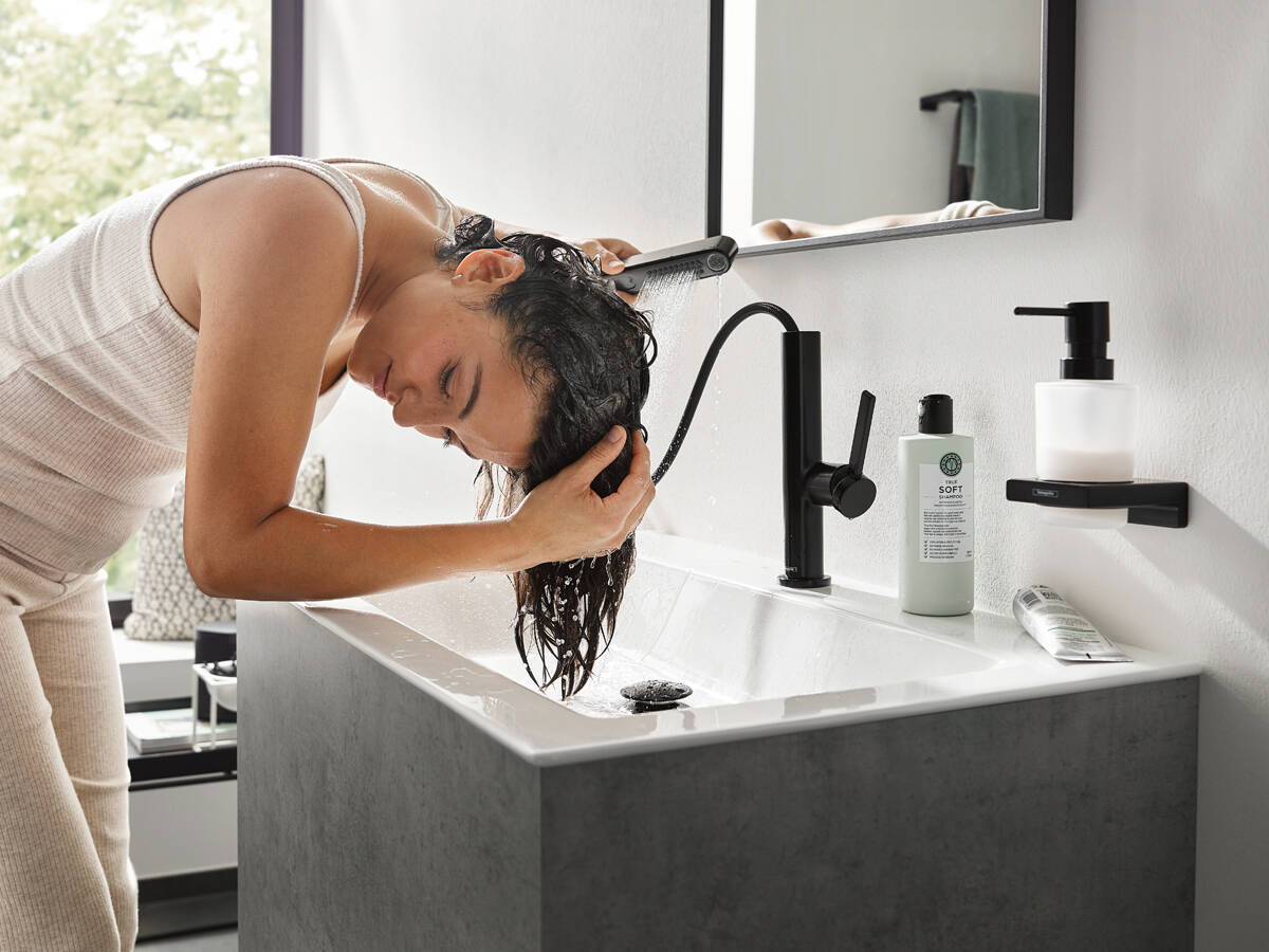 Hansgrohe Finoris Single lever basin mixer 230 with pull-out spray - Image 9