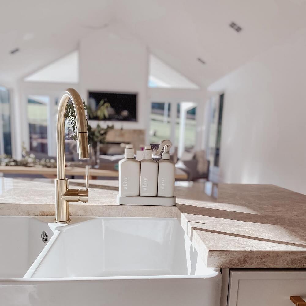 Turner Hastings Chester 80 x 50 Double Fine Fireclay Farmhouse Butler Sink - Image 3